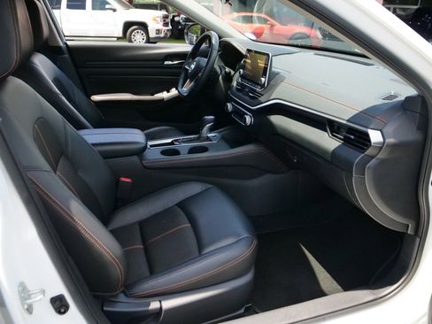 Used 2020 Nissan Altima 2.5 SR FWD image 30