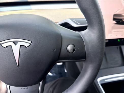 Used 2023 Tesla Model Y Performance AWD/4WD image 14