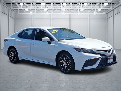 Used 2024 Toyota Camry SE w/ Convenience Package FWD image 7