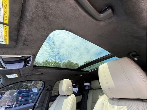 Used 2020 Land Rover Range Rover Velar R-Dynamic S AWD/4WD image 40