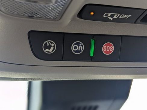 Used 2021 GMC Terrain SLE w/ Driver Convenience Package image 14