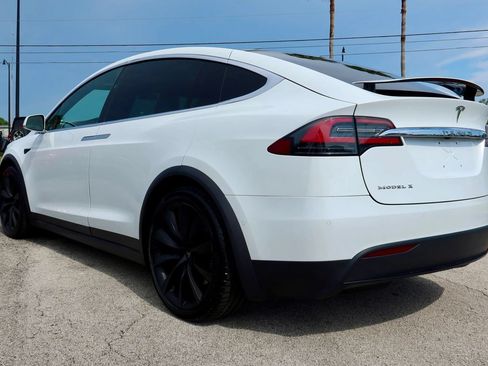 Used 2018 Tesla Model X 100D AWD/4WD image 4