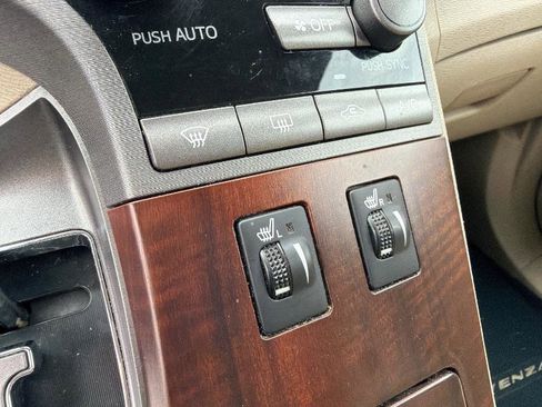 Used 2011 Toyota Venza AWD image 13