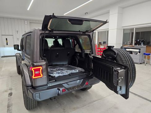 New 2026 Jeep Wrangler Sahara AWD/4WD image 33