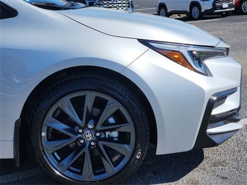 Used 2025 Toyota Corolla SE image 5