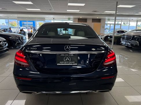 Used 2017 Mercedes-Benz E 300 4MATIC image 4