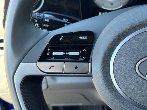 Certified 2025 Hyundai Elantra SEL image 24