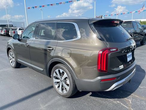 Used 2021 Kia Telluride EX w/ EX Premium Package FWD image 3
