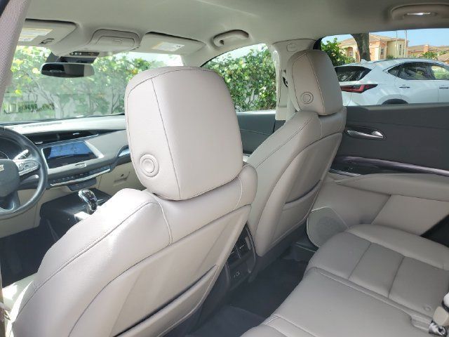 Certified 2023 Cadillac XT4 Luxury FWD image 15