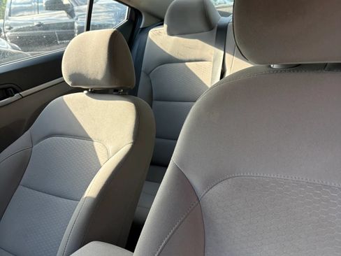 Used 2020 Hyundai Elantra SEL FWD image 39