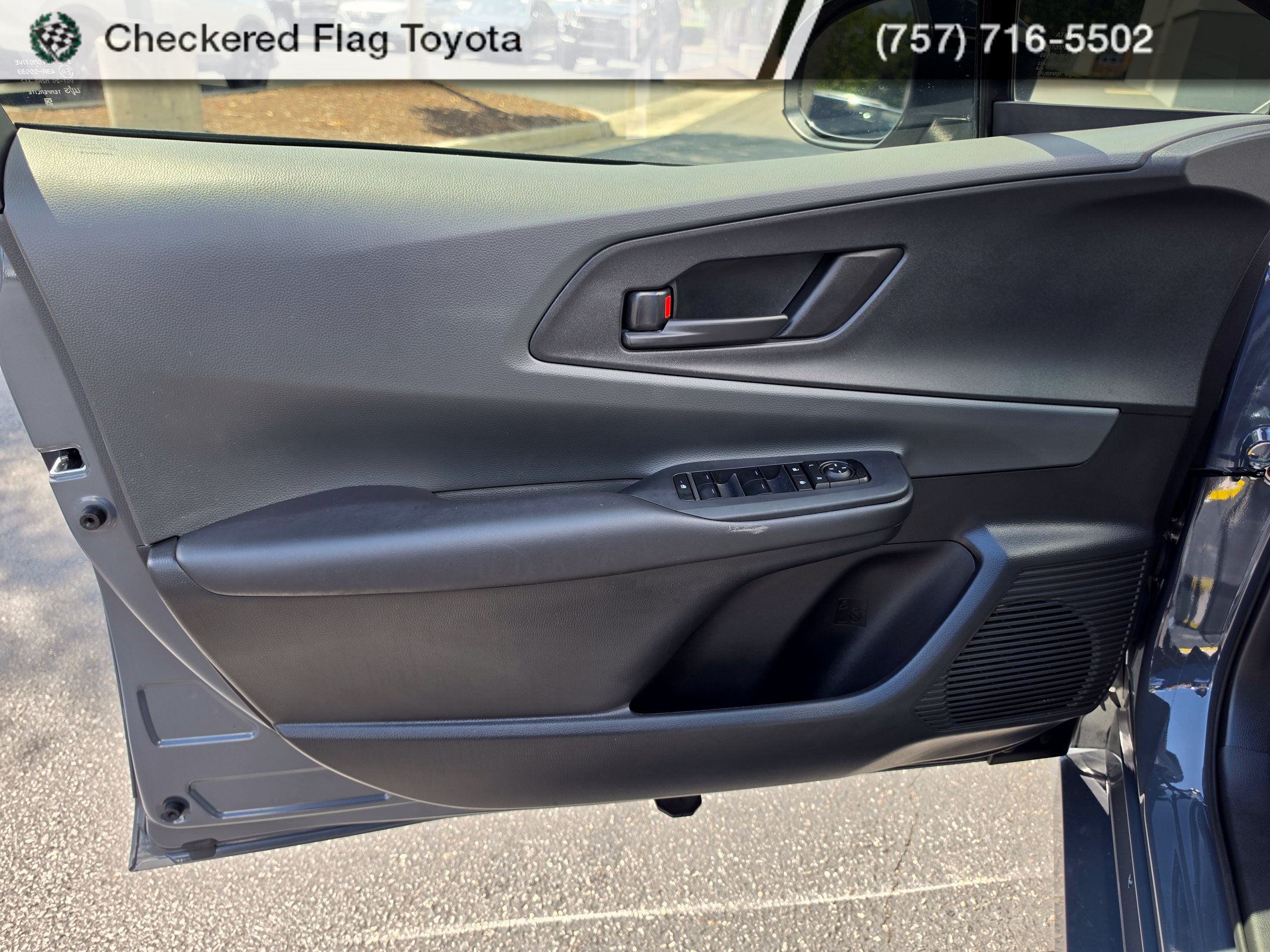 Used 2023 Toyota Prius LE FWD image 15