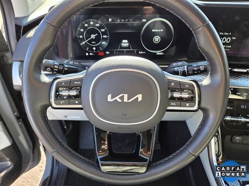 Used 2024 Kia Carnival SX Prestige image 9