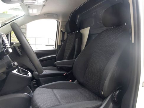 Used 2022 Mercedes-Benz Metris image 13