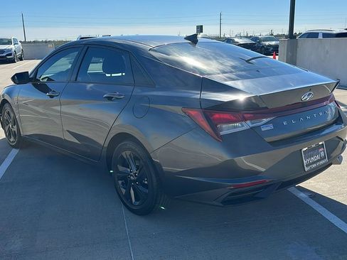 Used 2023 Hyundai Elantra SEL image 10