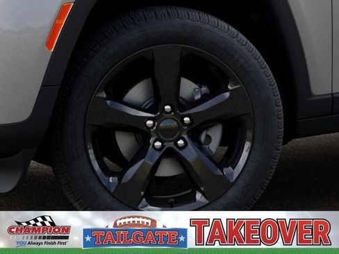 New 2026 Jeep Grand Cherokee Limited w/ Limited Altitude Package AWD/4WD image 8