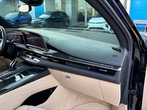 Used 2024 Cadillac Escalade Premium Luxury image 19
