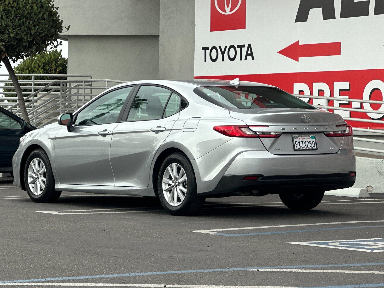 Used 2026 Toyota Camry LE w/ Convenience Package FWD image 3