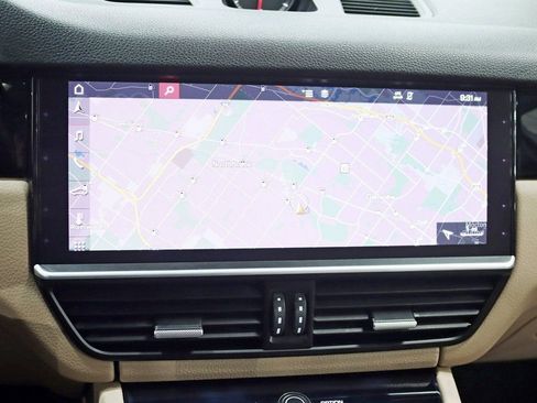 Used 2019 Porsche Cayenne image 17