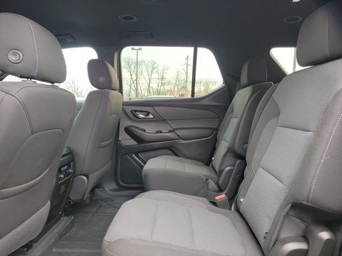 Used 2023 Chevrolet Traverse LT image 11