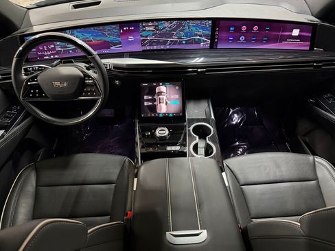 Certified 2026 Cadillac Escalade Sport w/ LPO, ONYX Package AWD/4WD image 11