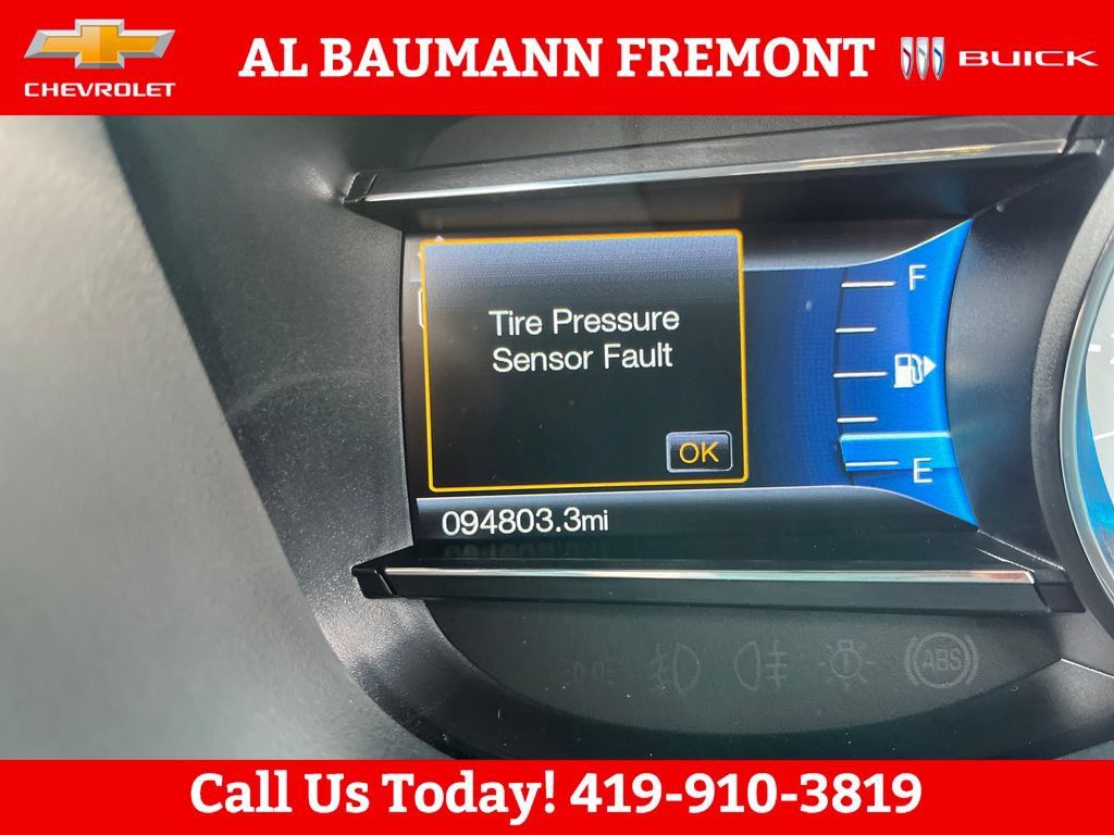 Used 2017 Ford Explorer XLT w/ Equipment Group 202A FWD image 16