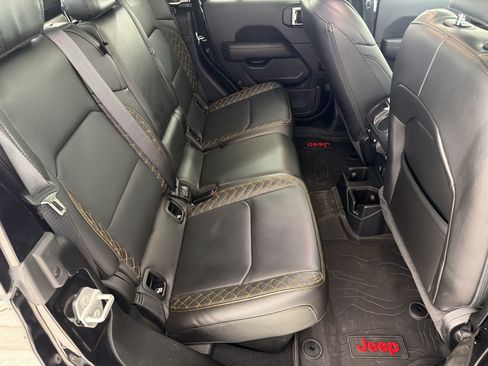 Used 2023 Jeep Gladiator Overland AWD/4WD image 30
