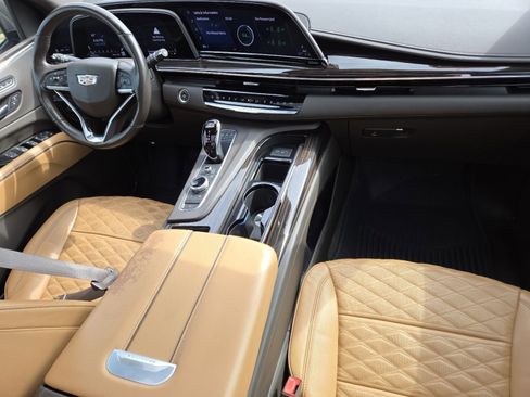 Used 2021 Cadillac Escalade Premium Luxury AWD/4WD image 29