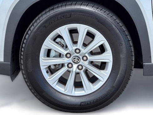 Used 2025 Toyota Grand Highlander FWD image 11