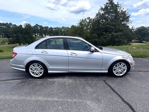 Used 2009 Mercedes-Benz C 300 Sport image 25