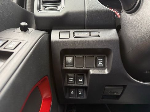 Used 2022 Nissan Frontier PRO-4X image 16