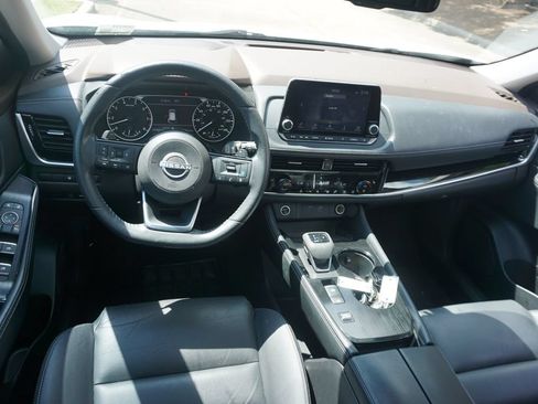 Used 2023 Nissan Rogue SL FWD image 6