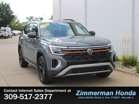 Used 2026 Volkswagen Atlas Peak Edition AWD/4WD image 3