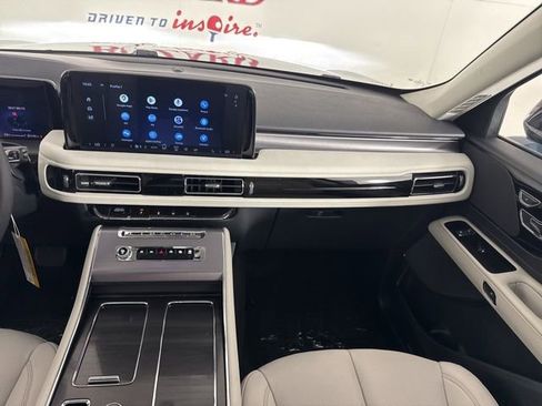 New 2025 Lincoln Aviator Premiere image 12