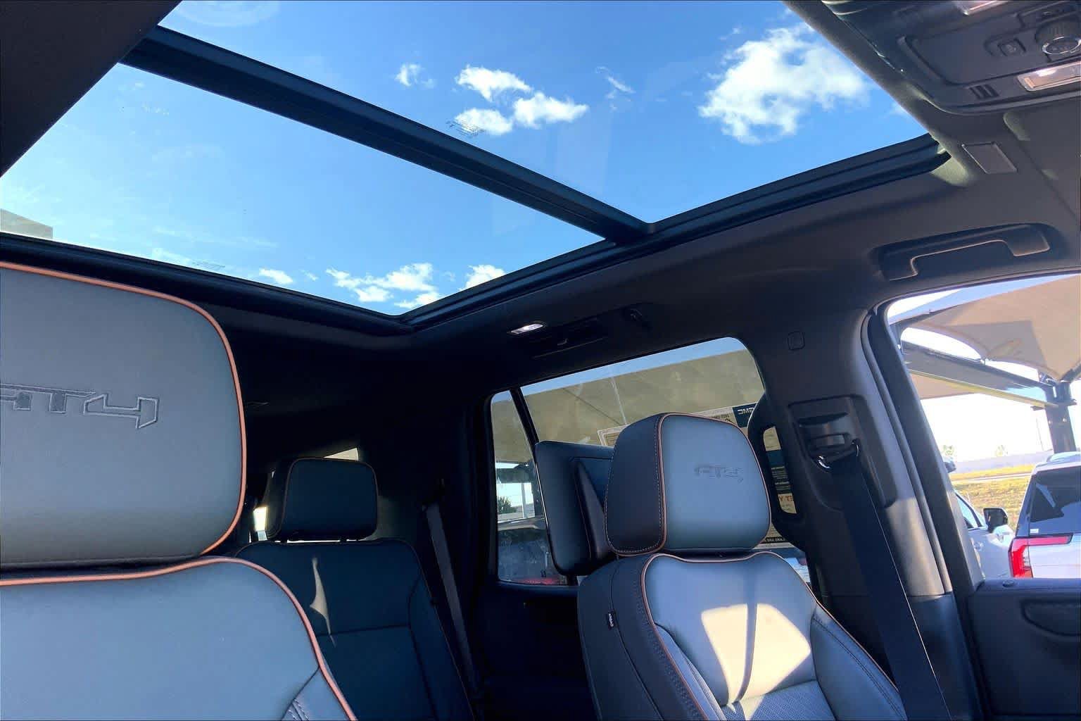 Used 2025 GMC Yukon AT4 w/ AT4 Premium Plus Package AWD/4WD image 14