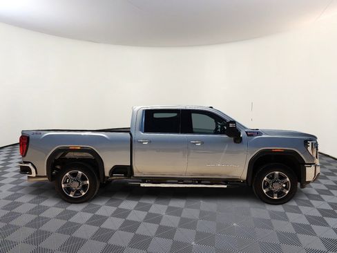 Used 2025 GMC Sierra 2500 SLE AWD/4WD image 5