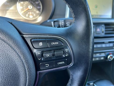 Used 2016 Kia Optima EX w/ Premium Package image 17