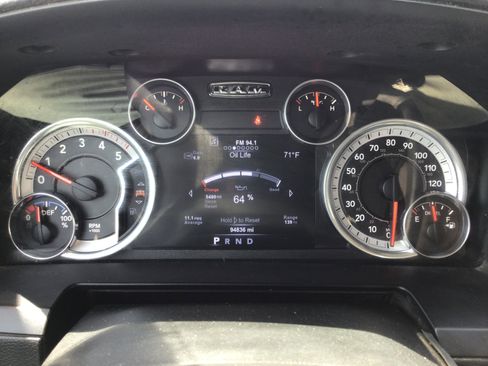 Used 2015 RAM 3500 Laramie w/ Cold Weather Group AWD/4WD image 14