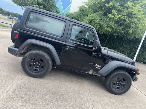 Used 2019 Jeep Wrangler Sport AWD/4WD image 6