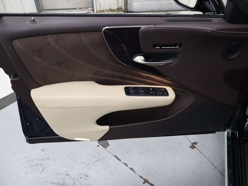 Used 2020 Lexus LS 500 w/ Interior Upgrade Package image 14