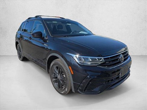 Used 2022 Volkswagen Tiguan SE R-Line AWD/4WD image 3
