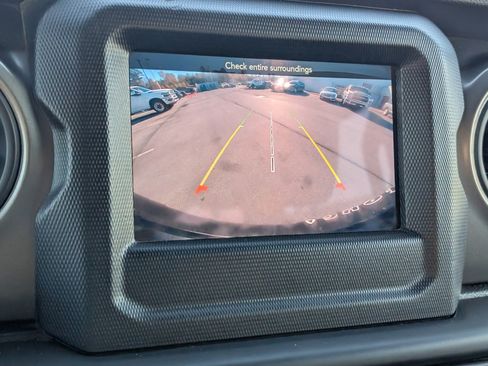 Used 2021 Jeep Wrangler Unlimited Willys image 21