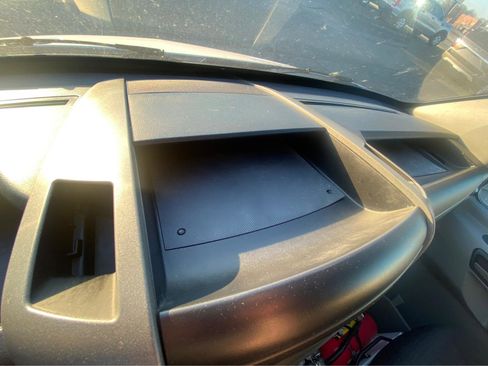 Used 2015 Freightliner Sprinter 2500 image 27