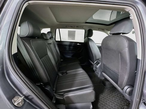 Used 2023 Volkswagen Tiguan SE AWD/4WD image 28