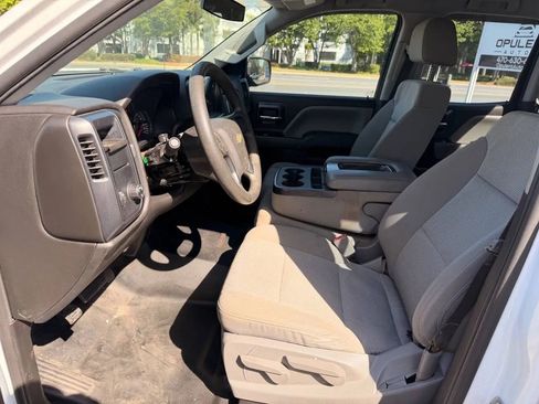 Used 2018 Chevrolet Silverado 1500 W/T w/ Trailering Package RWD image 8