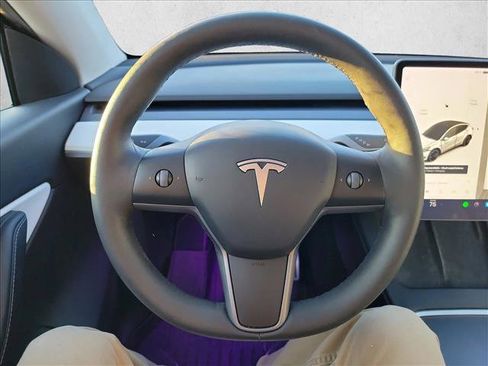Used 2021 Tesla Model Y Performance image 18