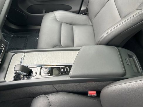 Certified 2025 Volvo XC60 B5 Plus image 26