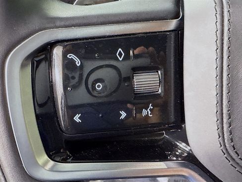 Used 2023 Land Rover Range Rover Velar R-Dynamic S image 14