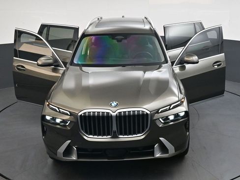 Used 2025 BMW X7 xDrive40i w/ Premium Package AWD/4WD image 45