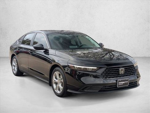 Certified 2023 Honda Accord LX image 3