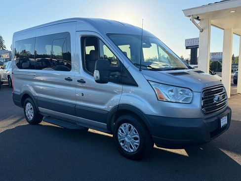 Used 2017 Ford Transit 150 XLT RWD image 3